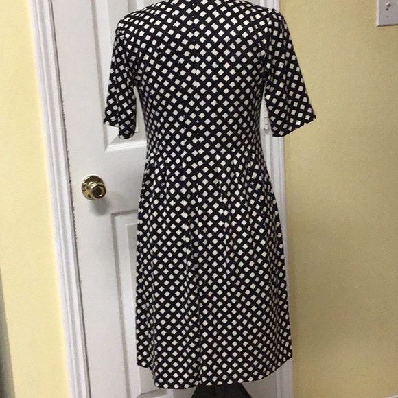 CUTE BLK & WHITE PRINT SHORT SLEV DRESS PM - Picture 5 of 10